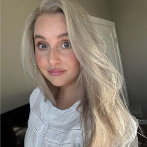 Meet your Posher, Hillary